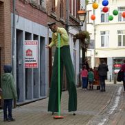 Clown_échassier_art de rue_Lille